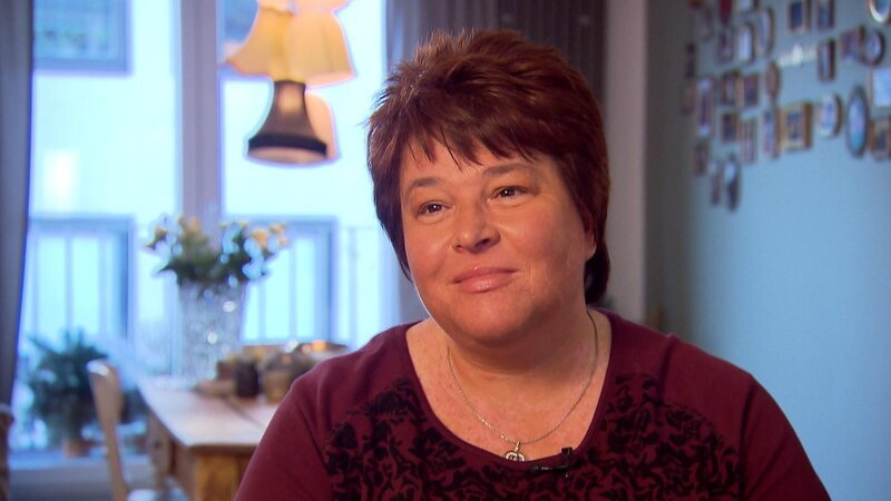 Wird Julia Leischick Jeanette helfen können, ihren leiblichen Vater endlich in die Arme schließen zu können … – Bild: © SAT.1