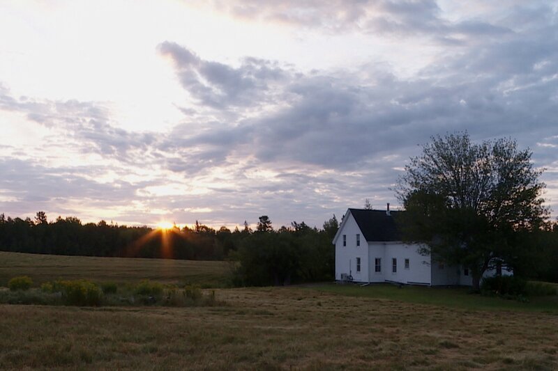 DOK – Auf und davon Staffel 11 (2020) Folge 4  Das Familienhaus der Familie Almeida in Tatamagouche, Nova Scotia, Kanada. – Bild: SRF