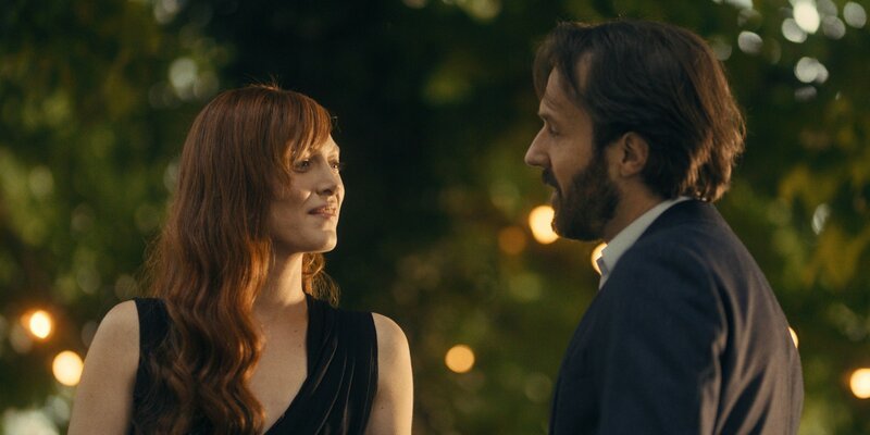 V.l.: Anna (Erika Sainte) und Manuel (Antoine Gouy). – Bild: RTL /​ © Nextepisode