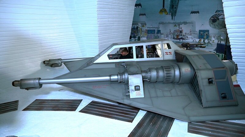 Der fertige Snowspeeder in der Ausstellung. – Bild: NDR Der fertige Snowspeeder in der Ausstellung. – Bild: NDR