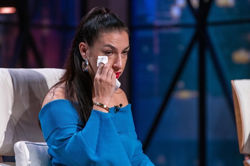 Shanel Chien, die Gründerin von „SEASON“ ist ein großer Fan von Tijen Onaran. Der Investorin kommen die Tränen. – Bild: RTL /​ Bernd-Michael Maurer