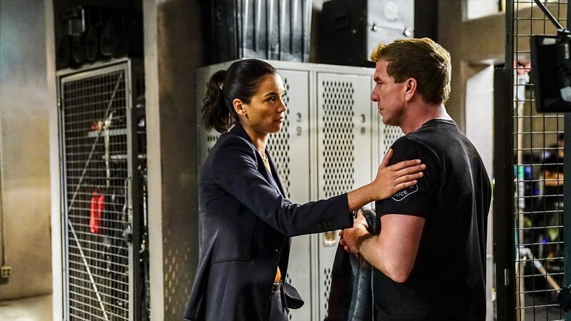 Jessica Cortez (Stephanie Sigman) und Dominique Luca (Kenny Johnson) – Bild: Sony Pictures Television Inc. and CBS Studios Inc.