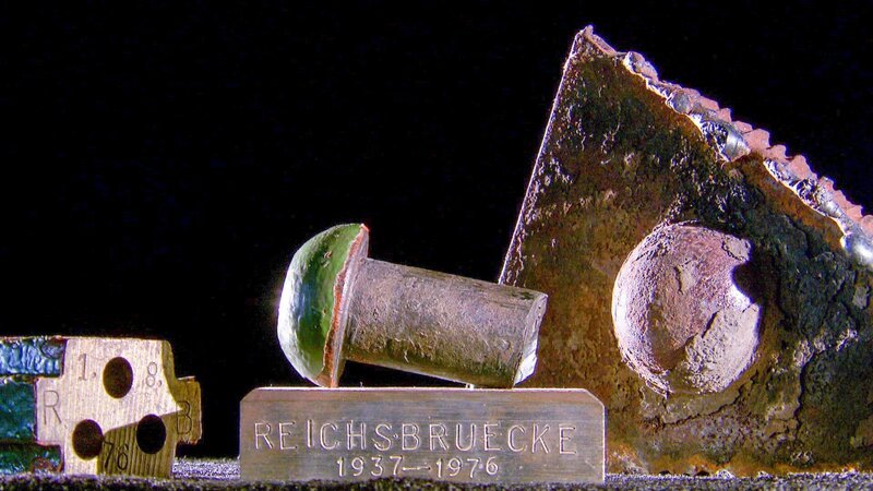 Reste der Reichsbrücke, Model Ausschnitt. – Bild: ORF/​pre tv