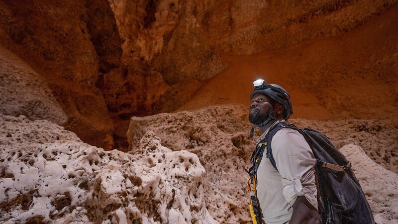 Die 7 härtesten Tage – Oman Auf der Suche nach Wasser im Canyon: Dwayne Fields – Bild: SRF/​NGC NETWORK US, LLC /​ Harry Palmer