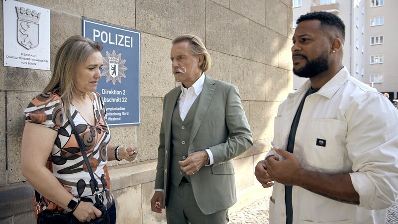 Ingo Lenßen (2.v.l.); Ben Handke (r.) – Bild: Sat.1