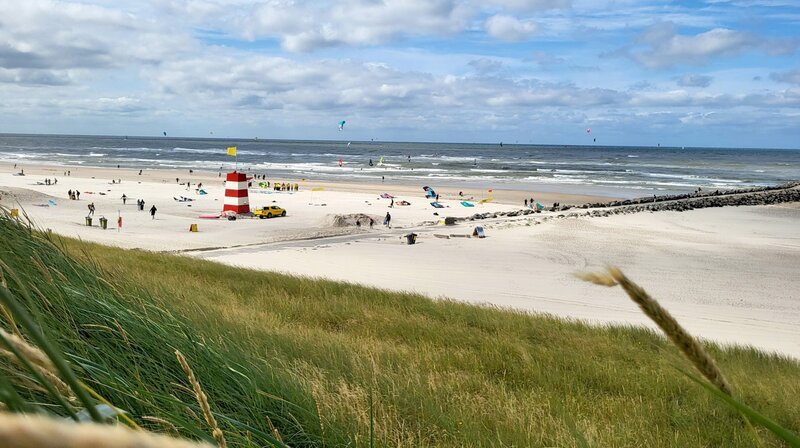 Der West-Strand in Hvide Sande. – Bild: NDR/​Frank Baebenroth
