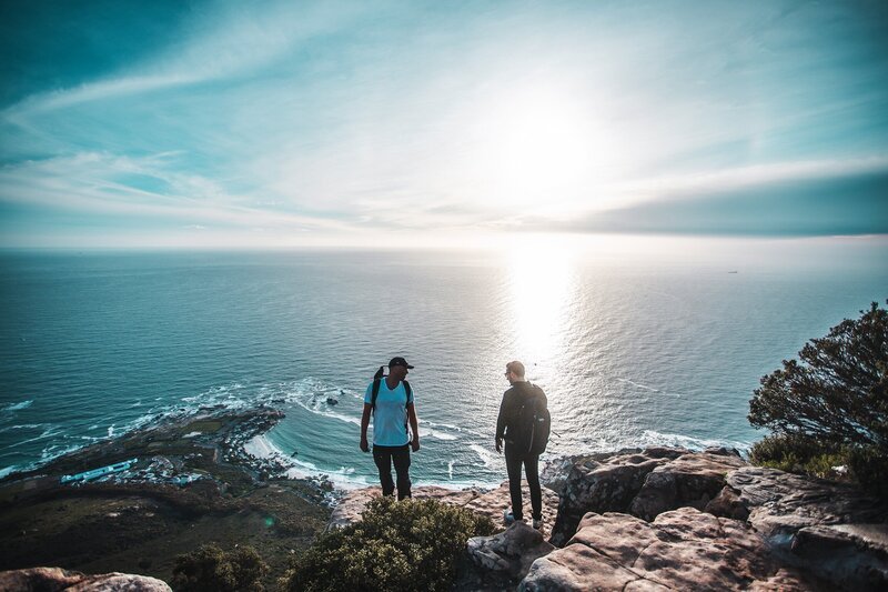 Jonny und Manu auf dem Lions Head. – Bild: SRF
