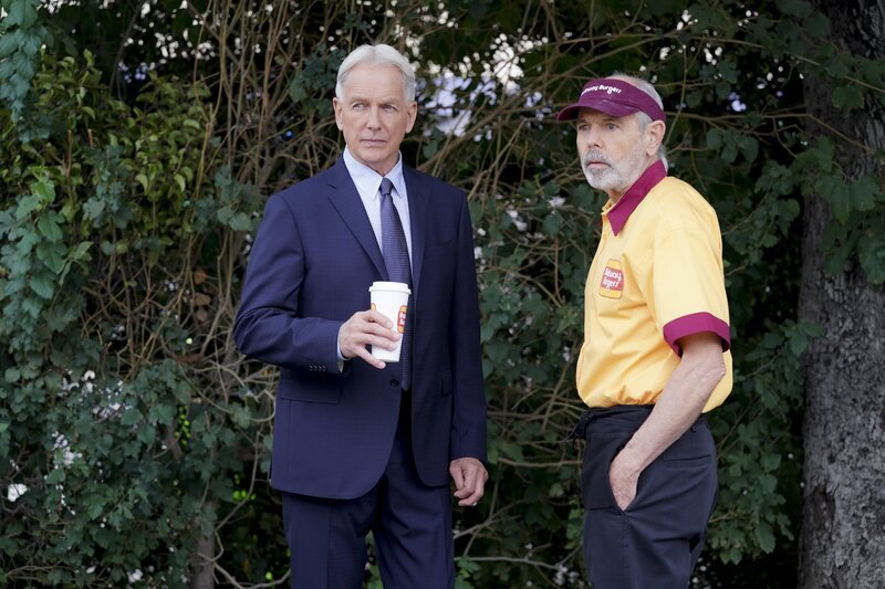 Leroy Jethro Gibbs (Mark Harmon, l.); T.C. Fornell (Joe Spano, r.) – Bild: CBS Broadcasting, Inc.