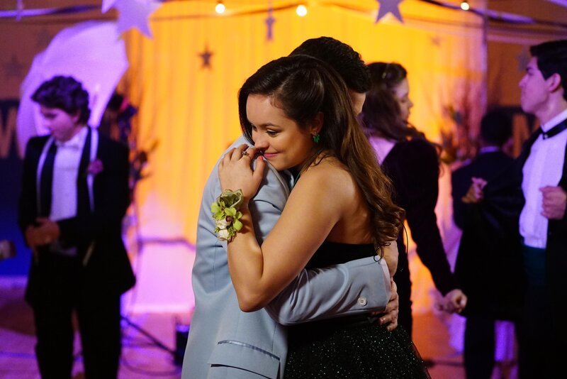 Erica Goldberg (Hayley Orrantia) – Bild: Sony Pictures Television Inc.
