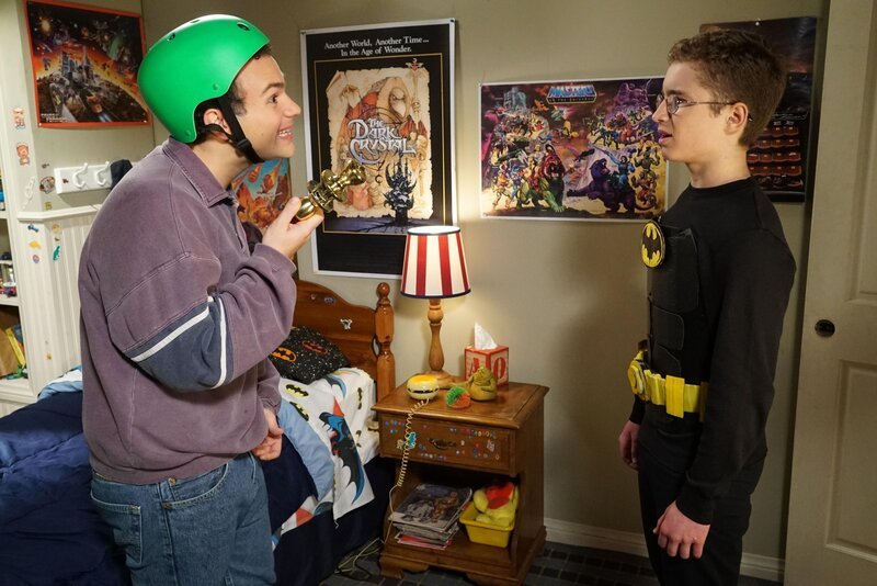 Barry Goldberg (Troy Gentile, l.); Adam Goldberg (Sean Giambrone, r.) – Bild: Sony Pictures Television Inc. /​ Ron Tom