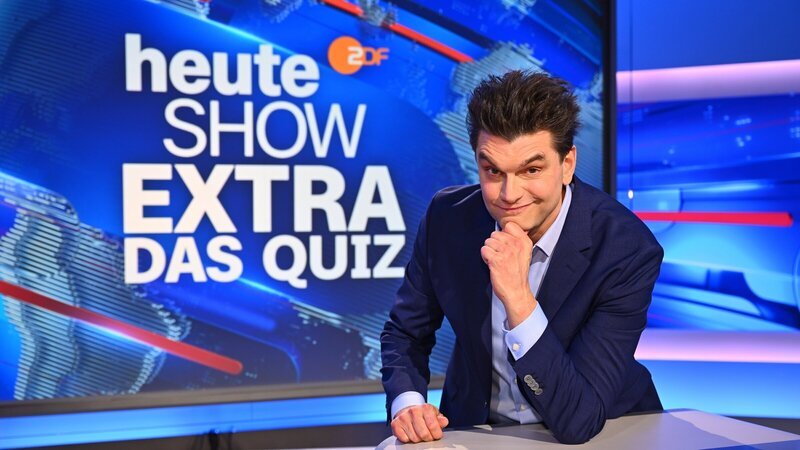 Lutz van der Horst moderiert auch 2026 wieder „heute-show extra – Das Quiz“. – Bild: ZDF