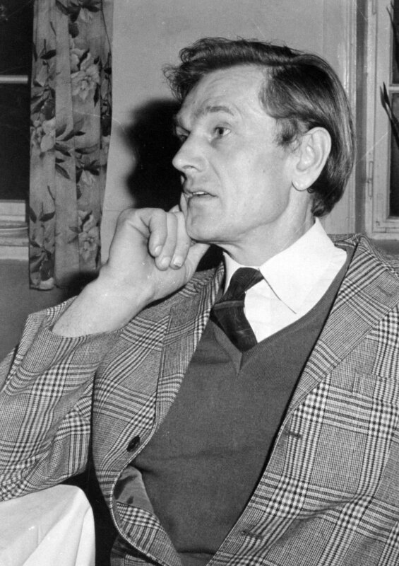 Oskar Brüsewitz im Februar 1976 – Bild: Bibel Oskar Brüsewitz im Februar 1976 – Bild: Bibel