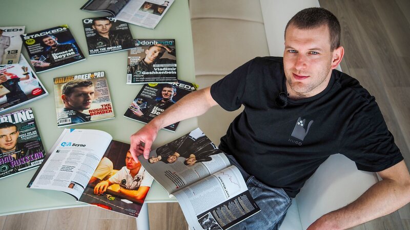 rec. All-In mit Poker – Im Casino das grosse Geld verdienen? Vladimir und all seine Magazin-Cover – Bild: SRF
