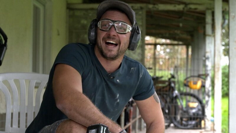 Mike Schopp – Bild: RTL/​Paloma TV /​ Bad – Viel Komfort für wenig Geld