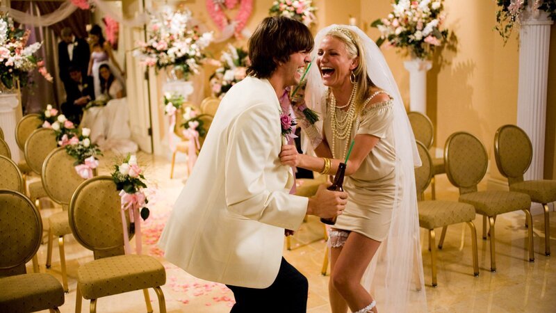 A night of debauchery culminates with impromptu -- and soon regretted -- nuptials for Ashton Kutcher and Cameron Diaz, in WHAT HAPPENS IN VEGAS.; A night of debauchery culminates with impromptu -- and soon regretted -- nuptials for Ashton Kutcher and Cameron Diaz, in WHAT HAPPENS IN VEGAS.  – Bild: Twentieth Century Fox and Regency Entertainment