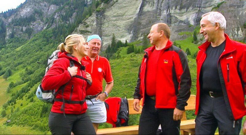 Harry Prünster mit der Bergkletter Gruppe. – Bild: ORF
