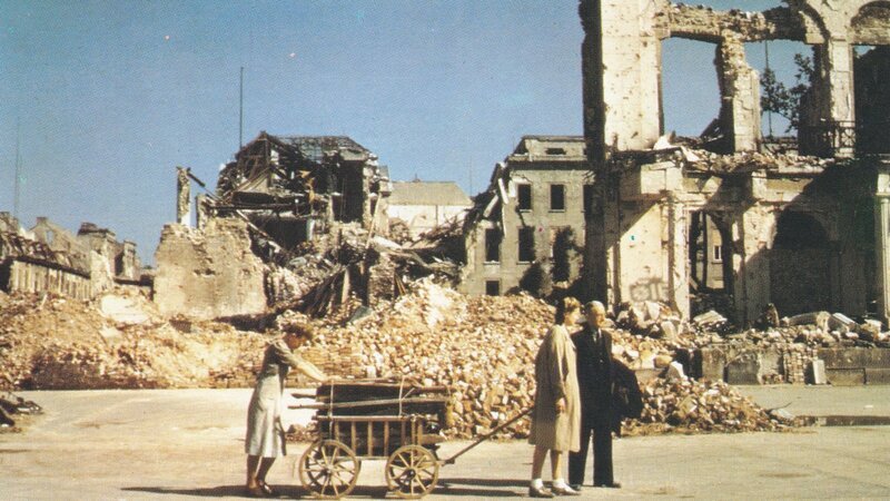 Ein Ende mit Schrecken. Die letzten Tage des Zweiten Weltkriegs brachten Tod, Not, Hunger und Flucht, für viele aber auch die Erlösung von Krieg und Diktatur. – Bild: ZDF