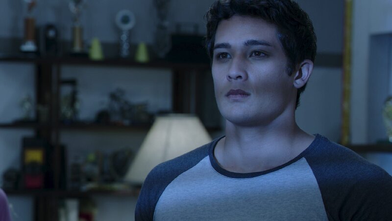 Zac (Chai Romruen) schaut ins Licht des Vollmondes. – Bild: ZDF und (c)2013 Jonathan M. Shiff Productions