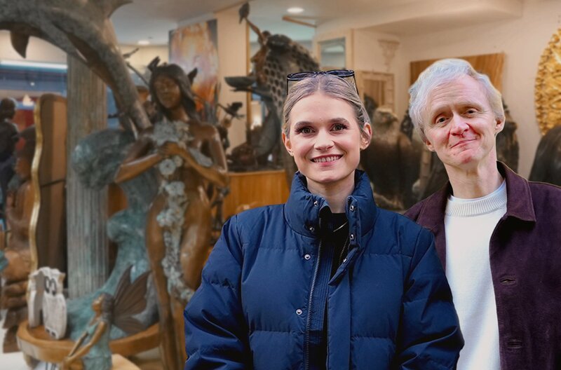 Aufeinandertreffen der beiden Content-Schwergewichte: Pierre M. Krause und Marie Lina Smyrek sind sich direkt sympathisch! Ein Glück, denn nach einem kurzen Blick hinter ihre Kulissen braucht Marie Lina dringend Pierres Hilfe bei der Suche nach einem Geburtstagsgeschenk. – Bild: SWR