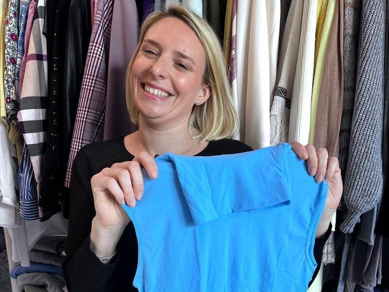 Kandidatin Luisa – Bild: RTL /​ Constantin Ent. /​ Motto in Düsseldorf: Gewagte Kombi! Kreiere einen Sommerlook mit Sandalen und Socken!, Tag 2: Luisa