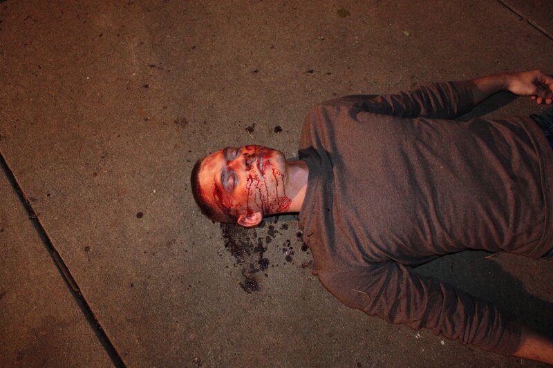 Aus einer vermeintlichen Straßenschlägerei wird ein Mordfall: Nachdem der Soldat und Familienvater Layne Schmidtke buchstäblich zu Tode geprügelt wird, muss Lieutenant Joe Kenda die Hintergründe der brutalen Tat herausfinden … – Bild: Jupiter Entertainment