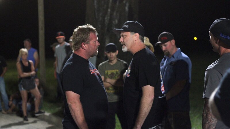 The Reaper and Doc having a disagreement on race night. – Bild: Discovery Communications/​Cameron Willy