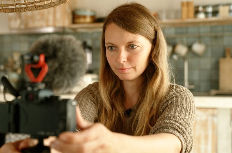Christine Neder lebt bewusst minimalistisch. – Bild: SWR
