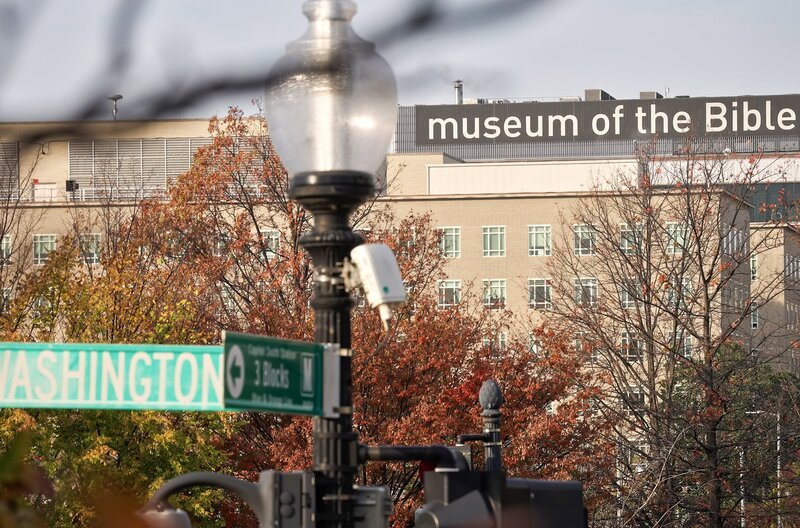 Im Anschluss an die Entdeckung vermeintlicher neuer Manuskripte entstand in Washington ein monumentales Bibelmuseum, das von wohlhabenden Spendern finanziert wurde. – Bild: ZED