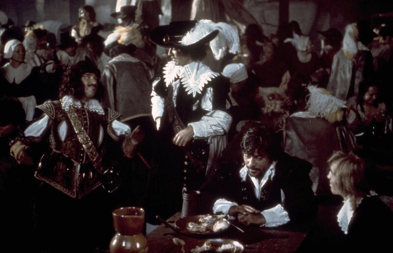 „Die vier Musketiere“ – von links: Athos (Oliver Reed), Aramis (Richard Chamberlain), Porthos (Frank Finlay) und D’Artagnan (Michael York). – Bild: 20th Century-Fox Film Corporation/​BR/​David Watkin