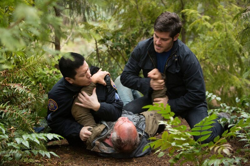 GRIMM -- „Volcanalis“ -- Pictured: (l-r) Reggie Lee as Sgt. Wu, David Giuntoli as Nick Burkhardt. – Bild: Scott Green/​NBC
