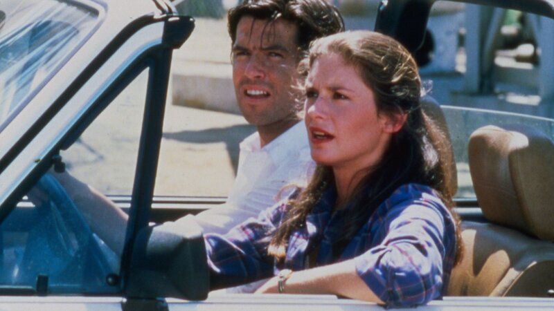 Remington Steele (Pierce Brosnan) und Laura Holt (Stephanie Zimbalist). – Bild: RTL