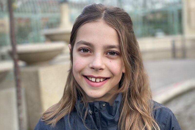 Charlotte lebt mit einer transplantierten Lunge. Sie tanzt Hip Hop und ihr größter Wunsch: ein Camping-Wochenende mit ihren Freundinnen. – Bild: ZDF/​Cordula Garrido