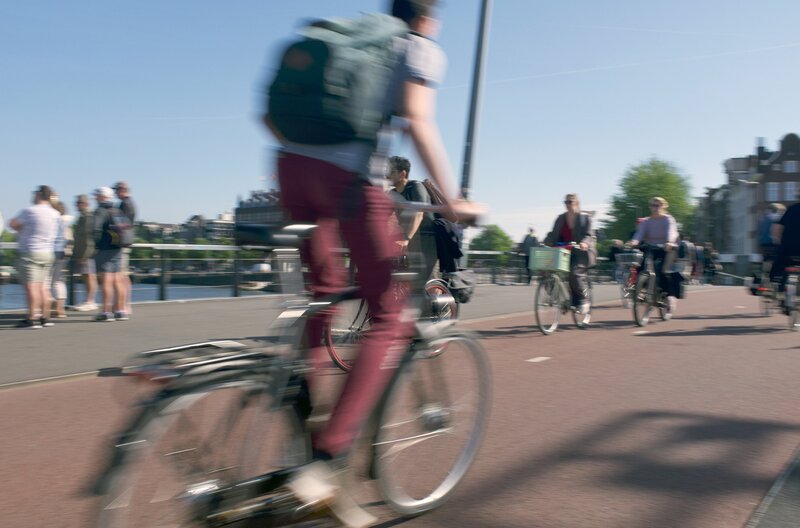 In Europas Hauptstädten nimmt die Zahl der Fahrradfahrer und mit ihnen auch die Zahl der Unfälle zwischen Radfahrern und Fußgängern zu. – Bild: ZDF /​ Daniel Waldheker