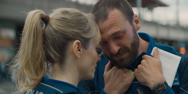 Charlie (Anna Pieri Zuercher), Nico (Thibaut Evrard) – Bild: RTS/​Capture d’écran