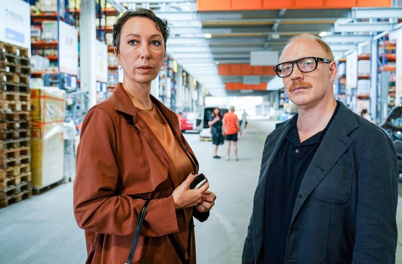 Dorit Sund (Ursula Strauss), Pius Sund (Simon Schwarz) – Bild: WDR/​ORF/​MR Film/​Petro Domenigg