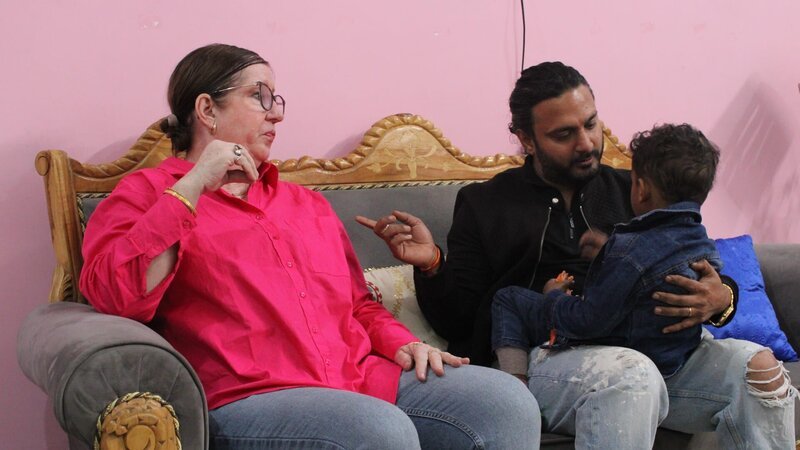 Jenny Slaten and Sumit Singh babysitting Sumit’s nephew Anshu. – Bild: TLC (DEUT)