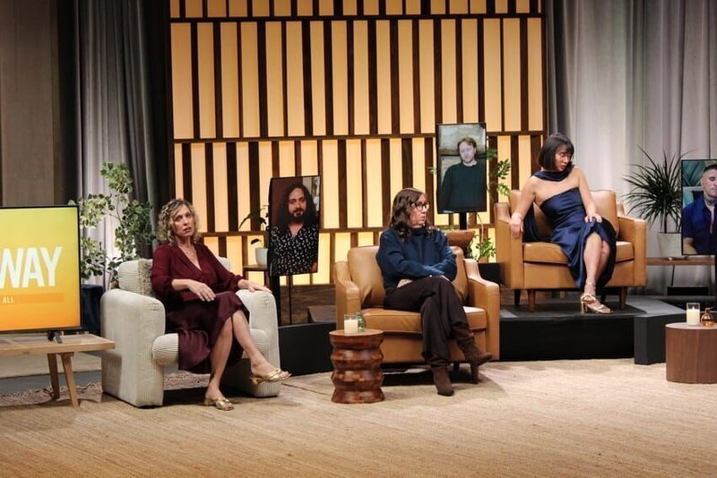 Sumit Pawar, Jenny Slatten, Matthew Stevens, Greta Fiedler, and Johny Fernandes listen as Candace Carmichael speaks – Bild: Warner Bros. Discovery, Inc. or its subsidiaries and affiliates.