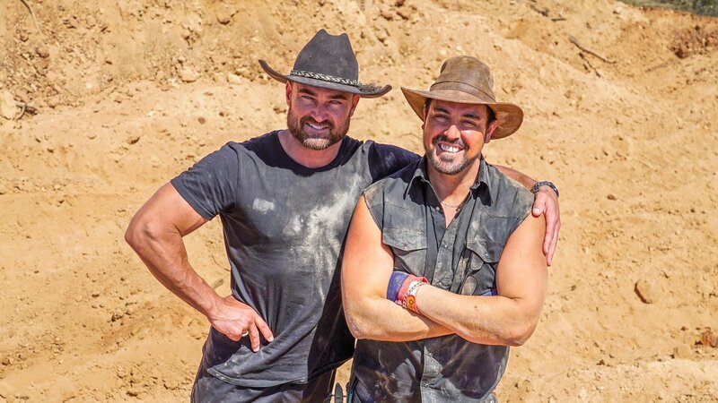 Daniel Hollis (left) and Isaac Andreou (right) – Bild: Warner Bros. Discovery /​ prospero