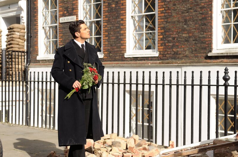 Ian Fleming (Dominic Cooper) – Bild: WDR/​Sky Atlantic/​Justin Downing/​ECOSSE/​Liam Daniel for Sky Atlantic
