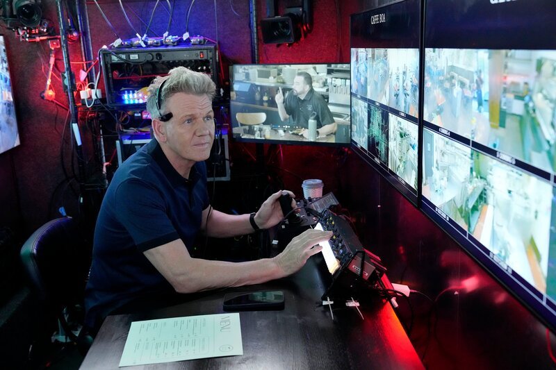 Gordon Ramsay in the „Cafe Boa“ – Bild: Studio Ramsay Global /​ Greg Gayne /​ FOX MEDIA LLC