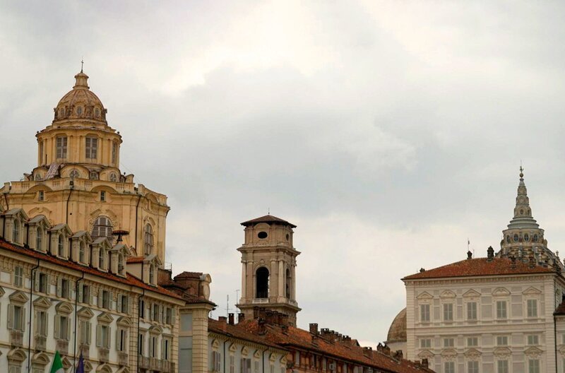 Als der Adlige Xavier de Maistre wegen eines unerlaubten Duells in der Zitadelle von Turin einsaß, schrieb er den charmanten Gedankenspaziergang „Reise um mein Zimmer“. – Bild: ARTE F /​ Elephant Doc