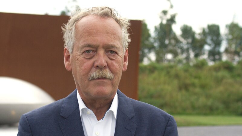 Piet Ploeg, Präsident der MH17 Air Disaster Foundation (Stiftung der Hinterbliebenen des Flugzeugunglücks MH17). – Bild: ORF/​Autentic