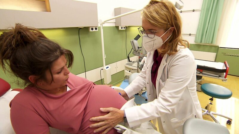 Geburtskomplikationen zwingen eine Mutter zu einem Geständnis. – Bild: RTLZWEI