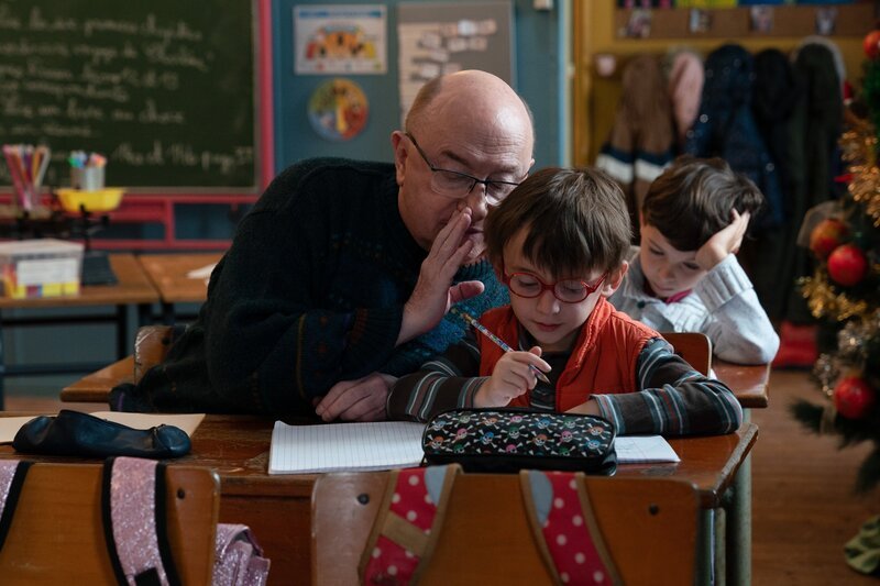 Émile Menoux (Michel Blanc, l.) – Bild: Silkwayfilms /​ ORF /​ Stephanie Branchu