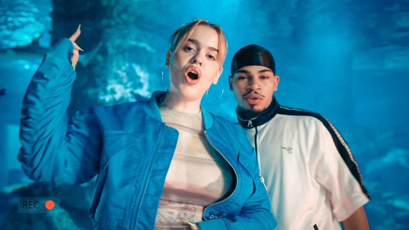 Dalia (Kiara aka „KeKe“ Hollatko), Bashir Ahmadi (Francis Ayozieuwa). – Bild: ORF/​Cult Film