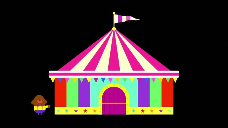 Duggee und die Quirlies entdecken einen Flohzirkus. – Bild: WDR/​Die Sendung mit dem Elefanten