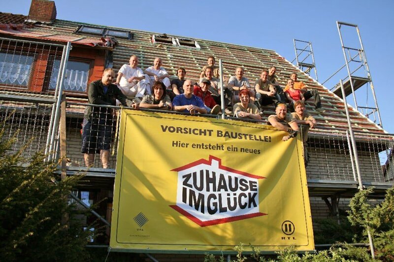 Auch heute entsteht wieder ein neues Zuhause im Glück! – Bild: RTL II