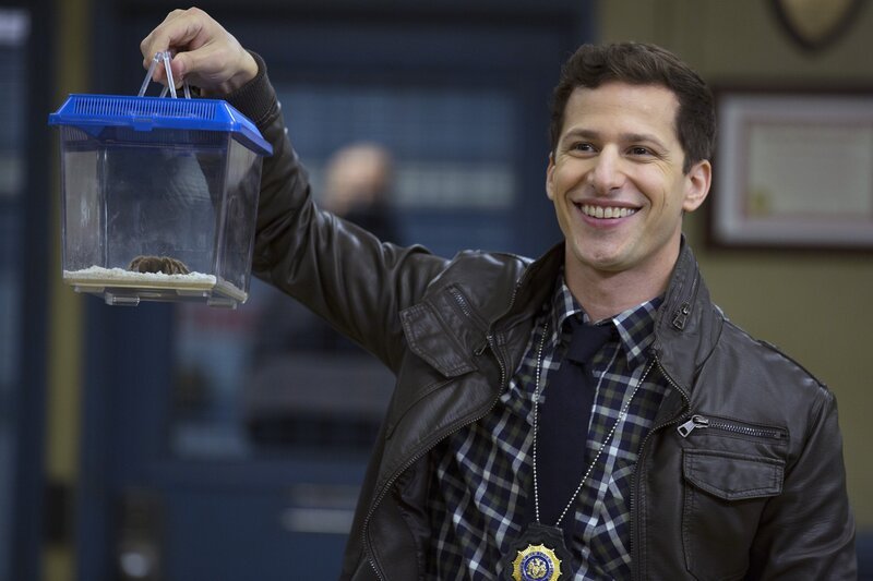 Jake Peralta (Andy Samberg). – Bild: John Fleenor