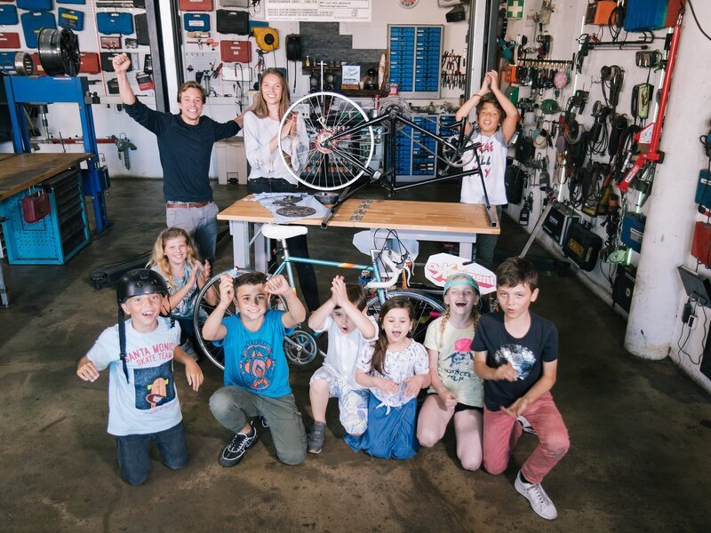Tobi und sein CheXperiment Team – Bild: BR/​Hans-Florian Hopfner