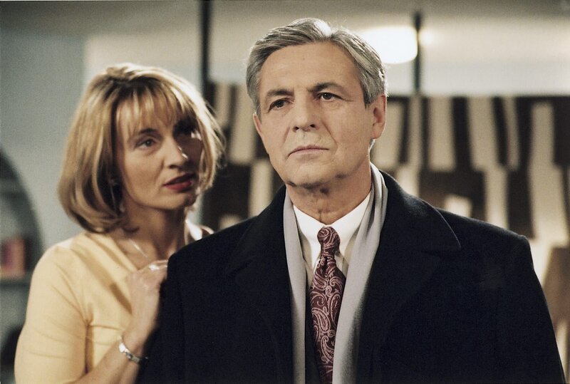 Alexander (Peter Hladik) mit seiner Geliebten Maren (Joana Schümer). – Bild: ZDF/​Daniela Incoronato